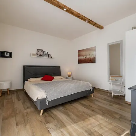 Ai Colli Country View Apartment Costermano