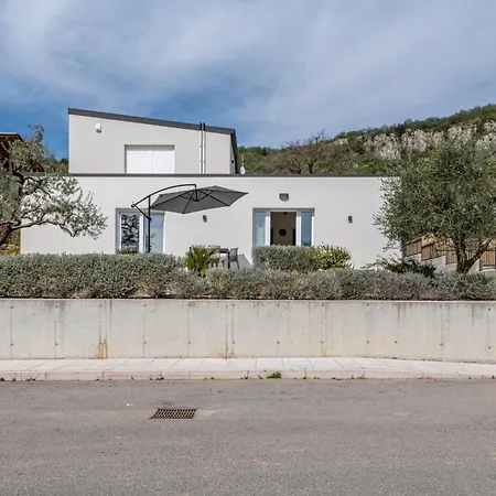 Apartment Ai Colli Country View Costermano